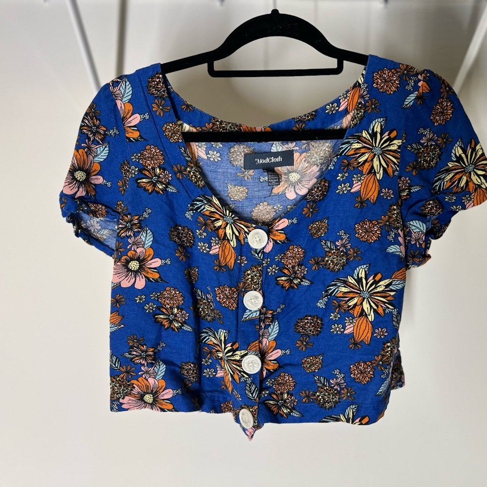 ModCloth Floral Linen Breeze Crop Top